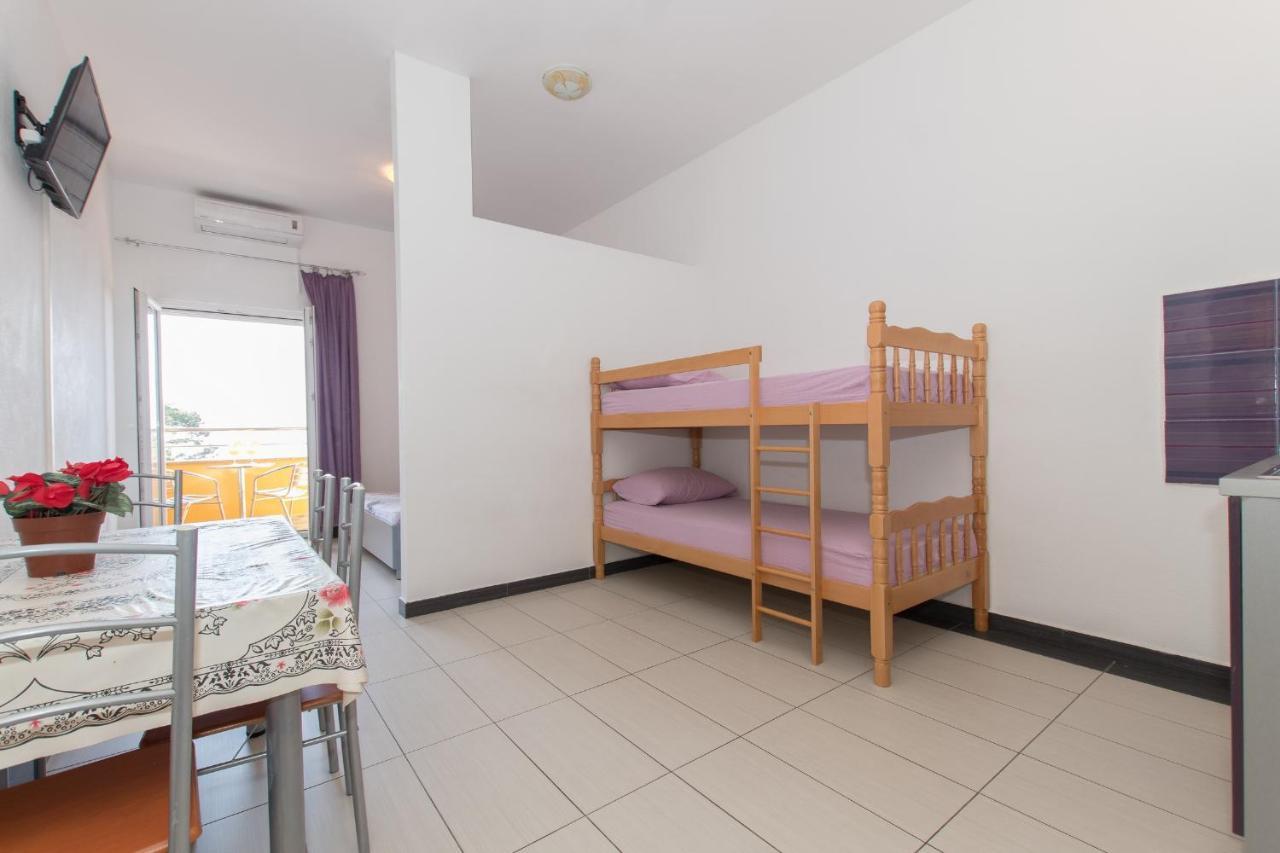 Studio Apartments Zloic In クラヴィツァ エクステリア 写真