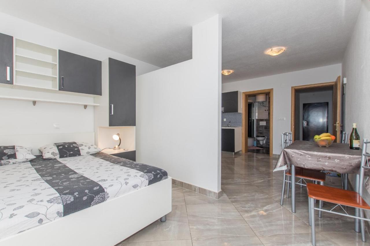 Studio Apartments Zloic In クラヴィツァ エクステリア 写真