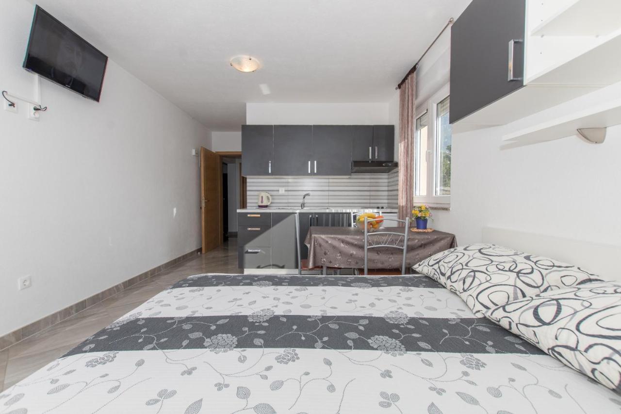 Studio Apartments Zloic In クラヴィツァ エクステリア 写真