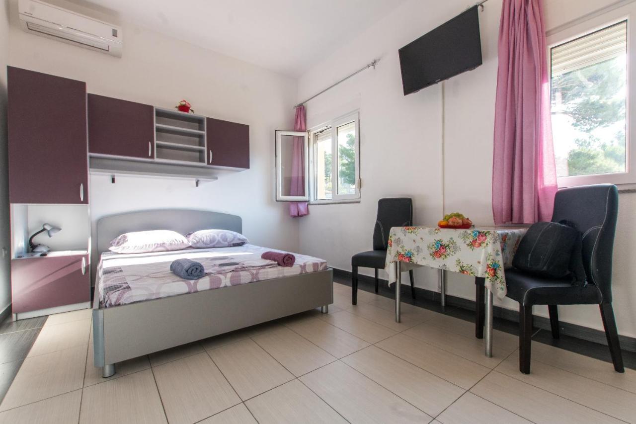 Studio Apartments Zloic In クラヴィツァ エクステリア 写真