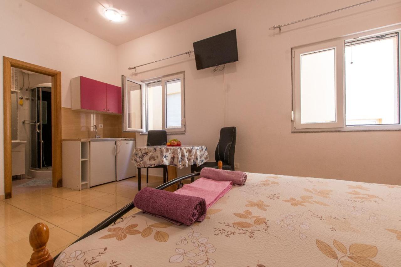 Studio Apartments Zloic In クラヴィツァ エクステリア 写真