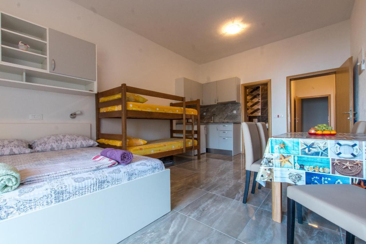 Studio Apartments Zloic In クラヴィツァ エクステリア 写真